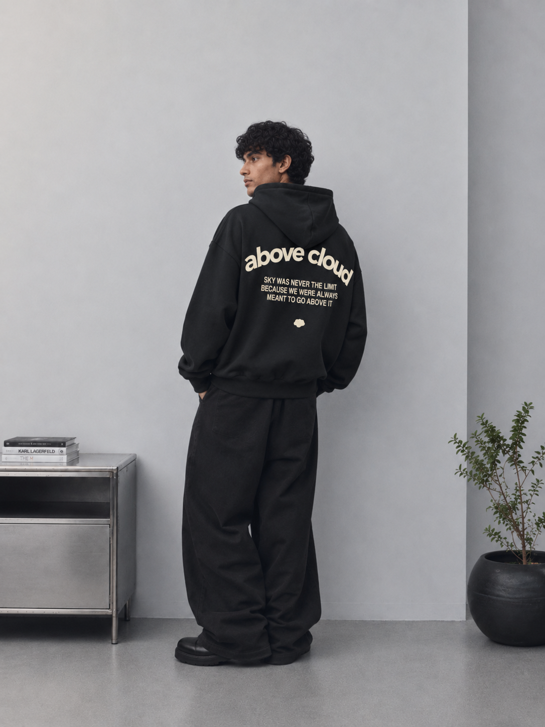 AWAY GO-TO HOODIE IN BLACK