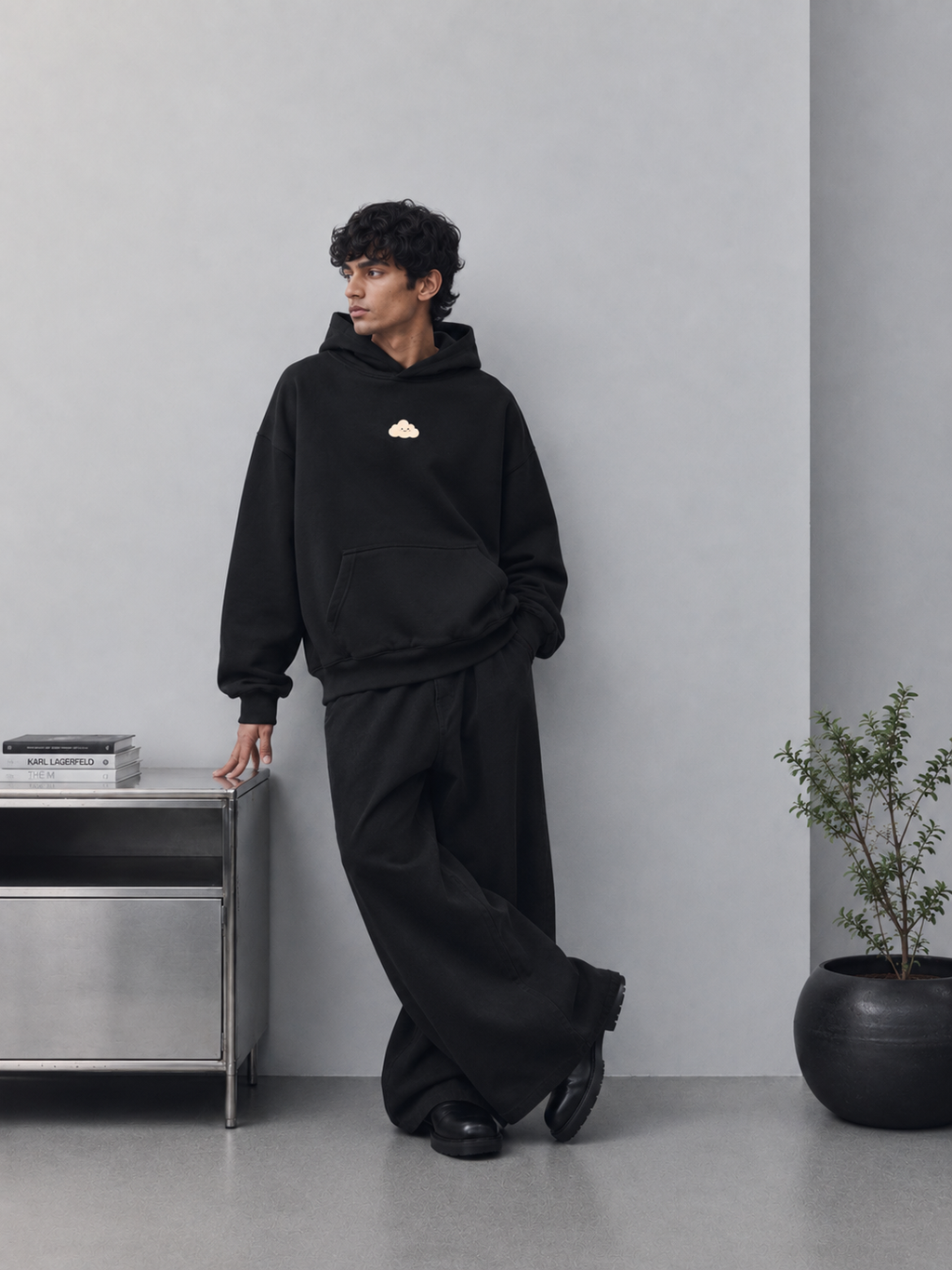 AWAY GO-TO HOODIE IN BLACK